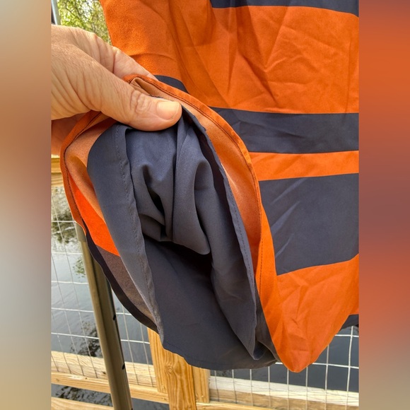 🧡 BANANA REPUBLIC Rust Orange and Navy Rugby Stripe Peplum Blouse. - Picture 6 of 8